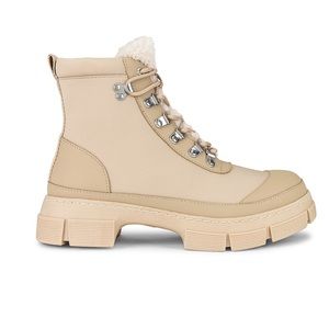 Hildy boot Steve Madden NWT tan